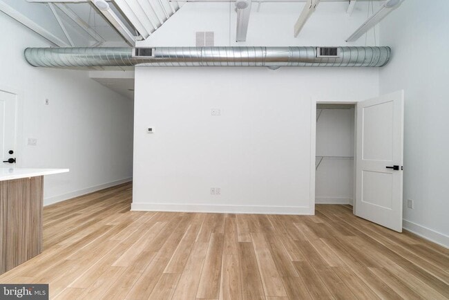 Foto del edificio - 2700 E Auburn St