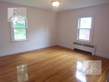 Foto del edificio - 4 bedroom in Brighton MA 02135