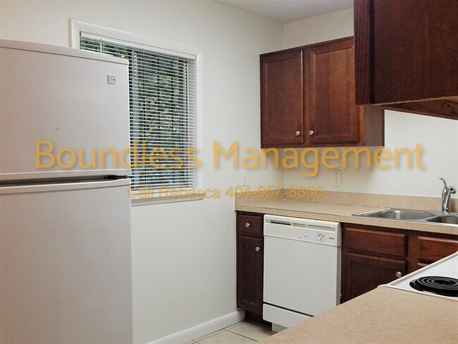 Building Photo - 2041 Thomasville Ct SE
