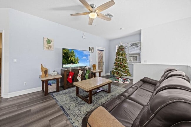 Building Photo - 3128 Grandiflora Dr