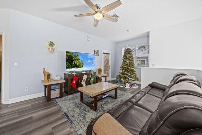 Foto del edificio - 3128 Grandiflora Dr