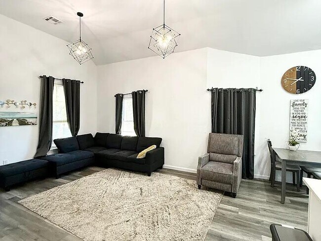 Foto del edificio - 1808 NW 8th St