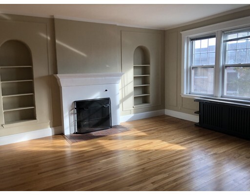 Primary Photo - 405 Washington St