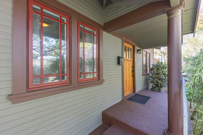 Foto del edificio - 3418 Greensward Rd