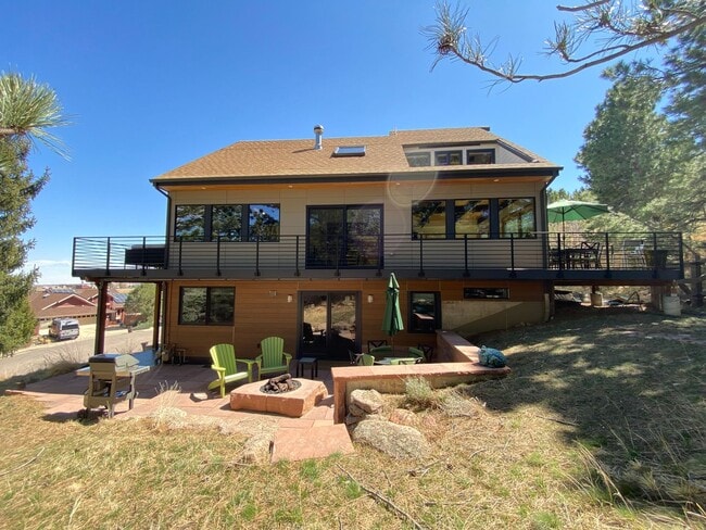 Building Photo - 3 Bed 4 Bath Home on in South Boulder.  Re...