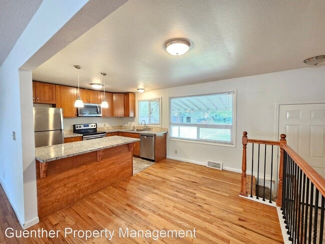 Building Photo - 2 br, 1 bath House - 13407 E. 5th Ave