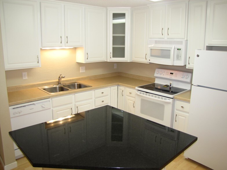 Sterling Ponds Apartments Rentals Eden Prairie, MN