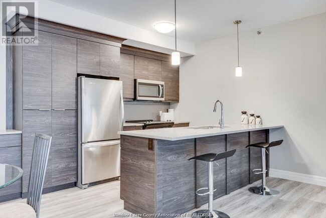 Building Photo - 728 Brownstone Dr