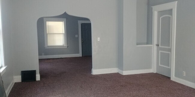 Dining room - freshly painted - 1560 Buckingham St