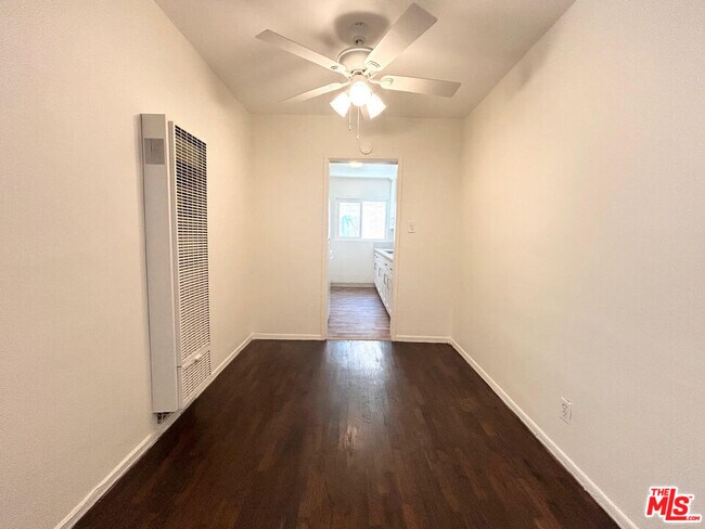 Foto del edificio - 1146 N Formosa Ave