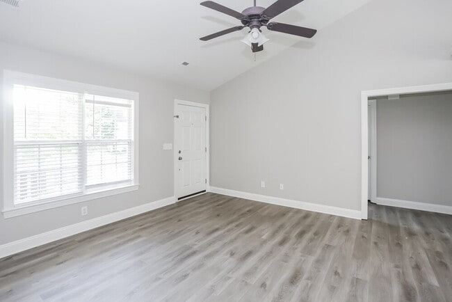 Building Photo - 503 Riverglen Dr NW