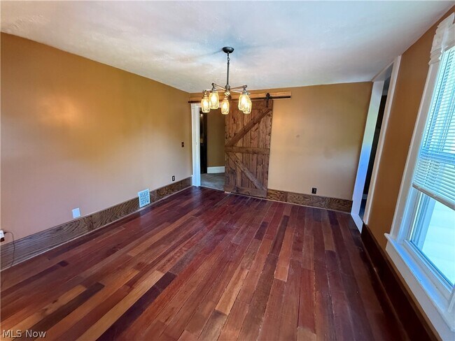 Foto del edificio - 1076 Ackley St