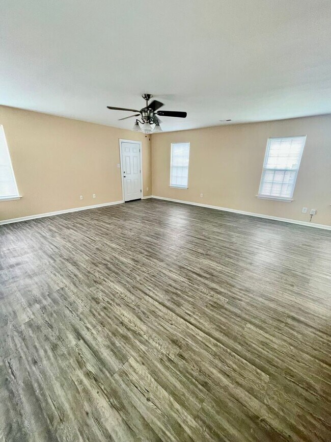 Building Photo - Welcome to this beautiful 4-bedroom, 2.5-b...
