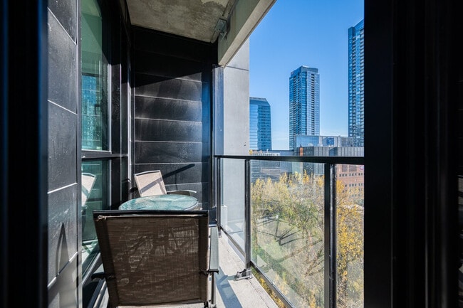 Photo du bâtiment - 665 Rue Versailles