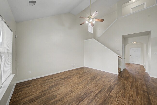 Building Photo - 1111 Auburn View Ln