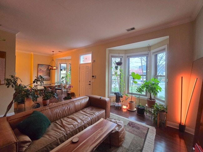 Building Photo - Rare opportunity in prestigious Hiram Square! First floor, condominium with 2-bedrooms & bonus ro...