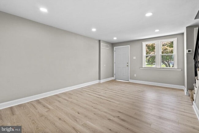 Building Photo - 1072 Tremont Dr