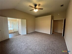 Building Photo - 2523 Creek Dr