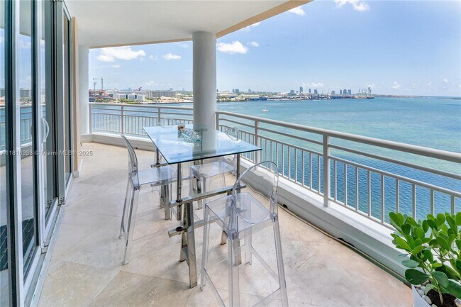 Foto del edificio - 848 Brickell Key Dr