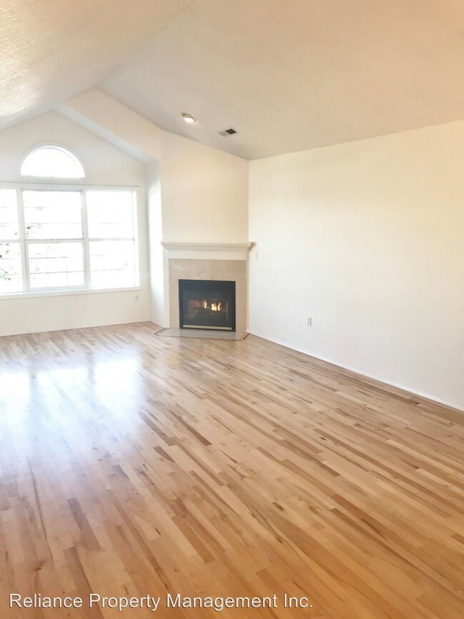 Building Photo - 2 br, 2.5 bath House - 410 N Bridgeton Rd.