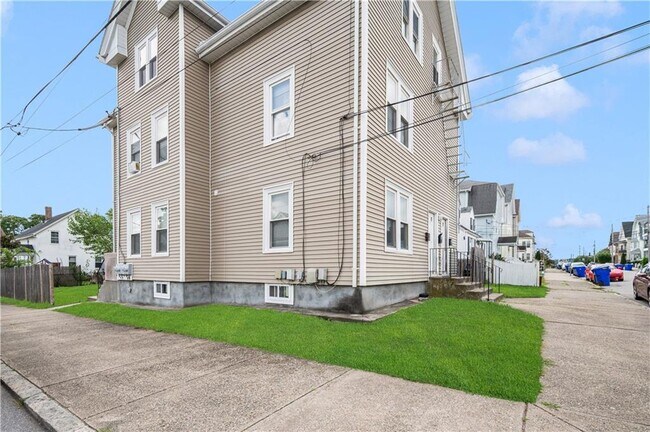 Foto del edificio - 117 Englewood Ave