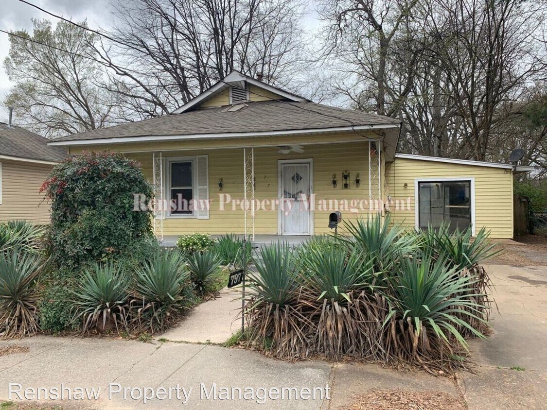 Foto principal - 3 br, 1 bath House - 797 N. Highland St.
