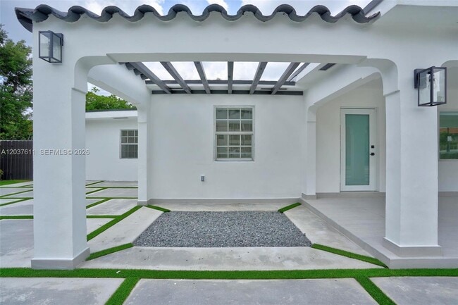 Foto del edificio - 1920 SW 67th Ave
