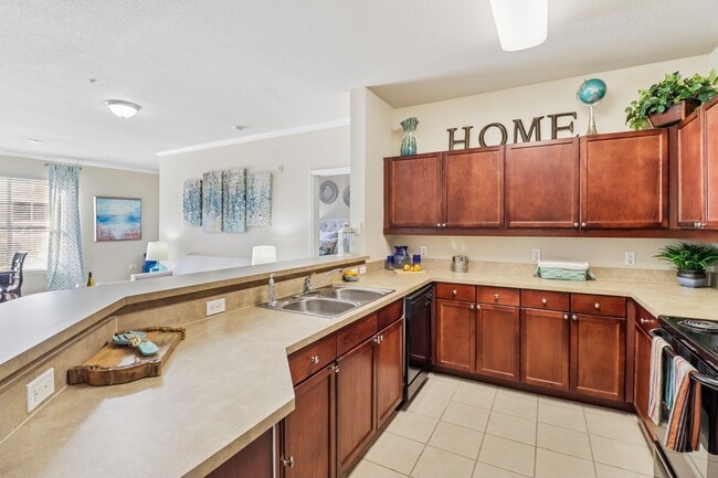 Building Photo - Bermuda Estates at Ormond Beach