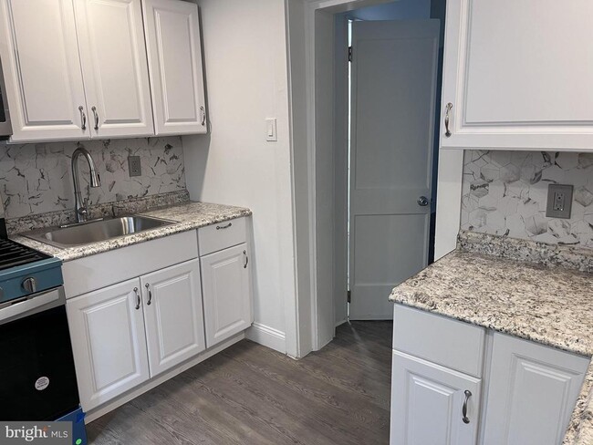 Building Photo - 3008 N 25th St