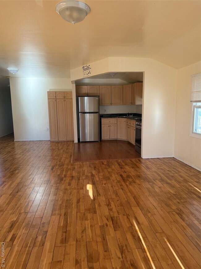 Building Photo - 158-17 134th Ave