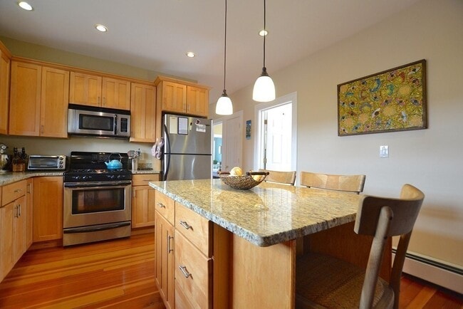 Building Photo - 38 Harrison St