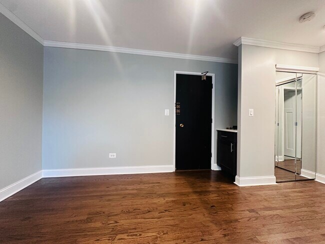 Foto del edificio - 541 W Oakdale Ave