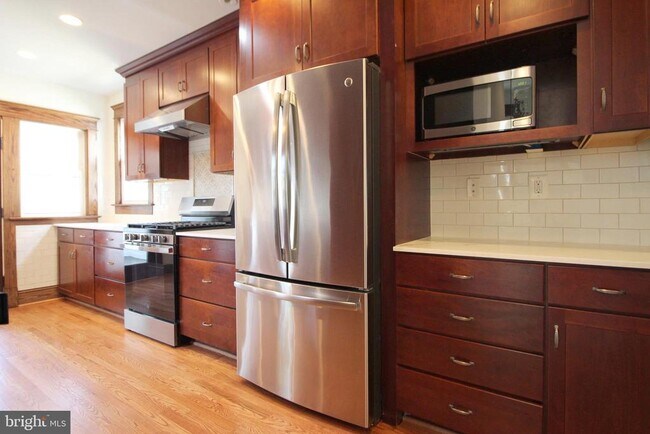 Foto del edificio - 2417 Otis St NE