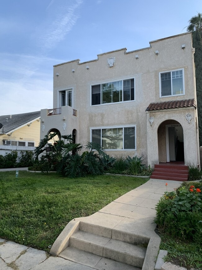 Building Photo - 5730 1/2 La Mirada Ave