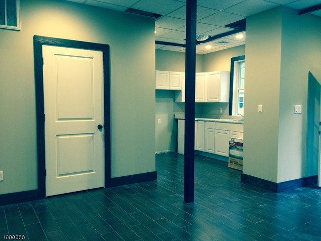 Building Photo - 48 Midvale Rd