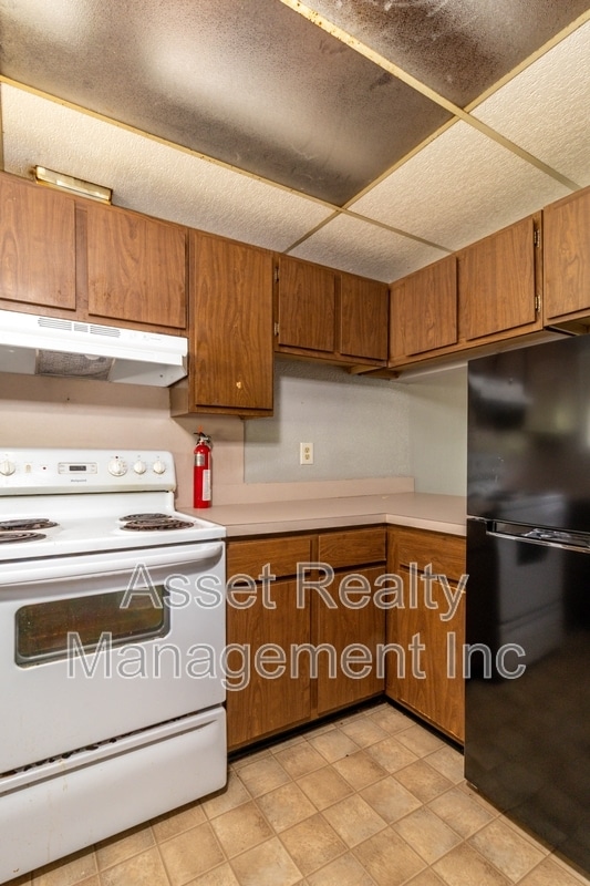 Building Photo - 102 Walnut Ln