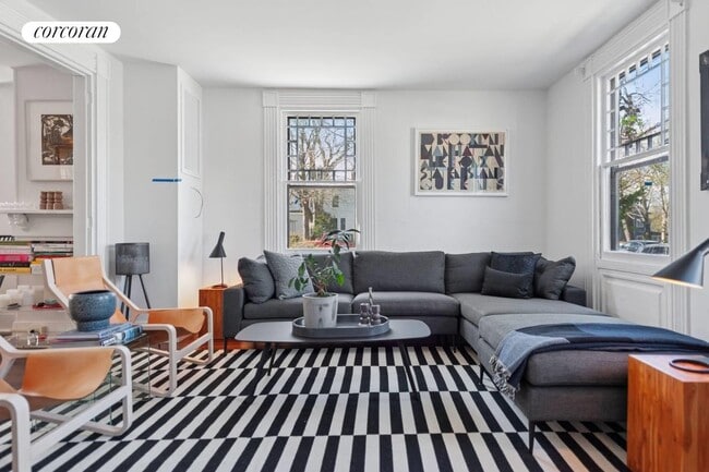 Building Photo - 299 Main St