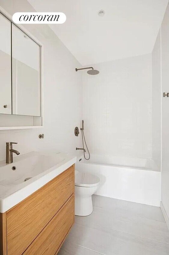 Foto del edificio - 447 W 51st St