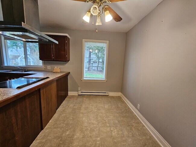 Building Photo - 7816 Taulbut St