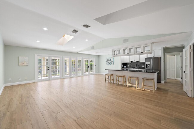 Building Photo - 1260 SW 25th Ln