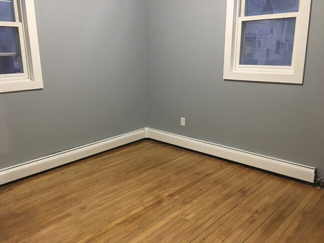Bedroom - 624 N Barstow St