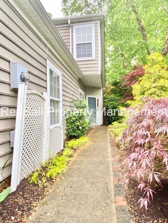 Foto del edificio - Willow Lakes Townhome!