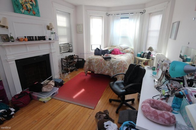 Foto del edificio - 32 Glenville Ave