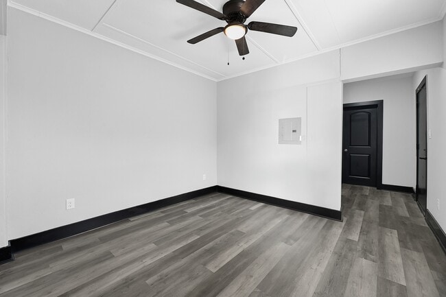 Building Photo - 1313 10th St