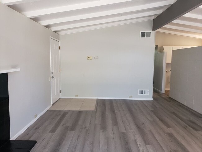 Building Photo - 10400 Johnson Ave