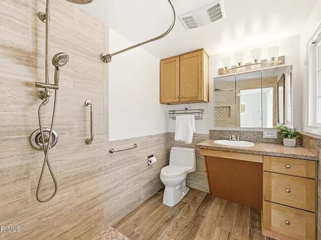 Foto del edificio - 1492 Mandalay Ct