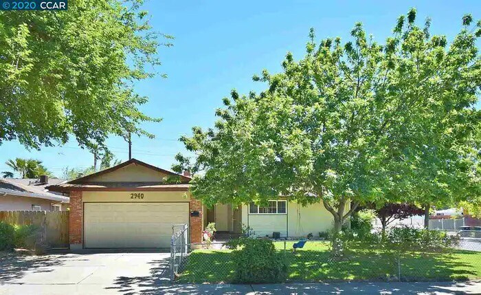 Primary Photo - 2940 Cabrillo Dr