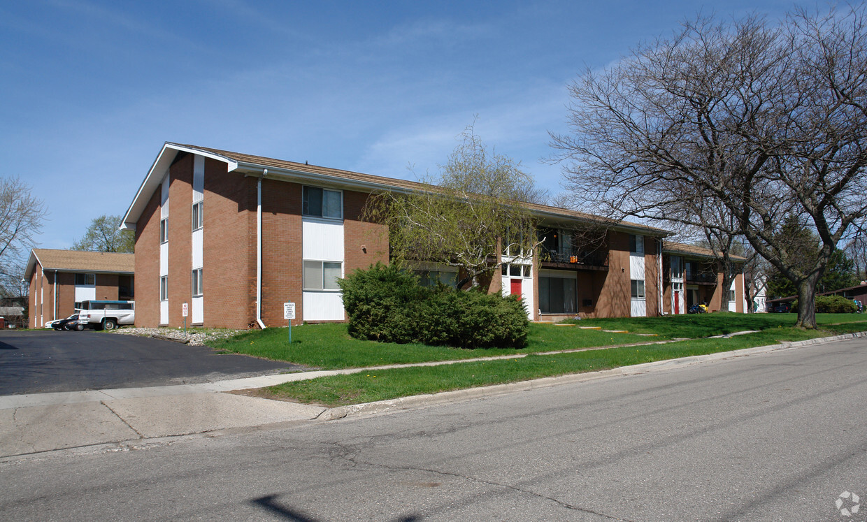 Primary Photo - Park Lane Garden Apartments