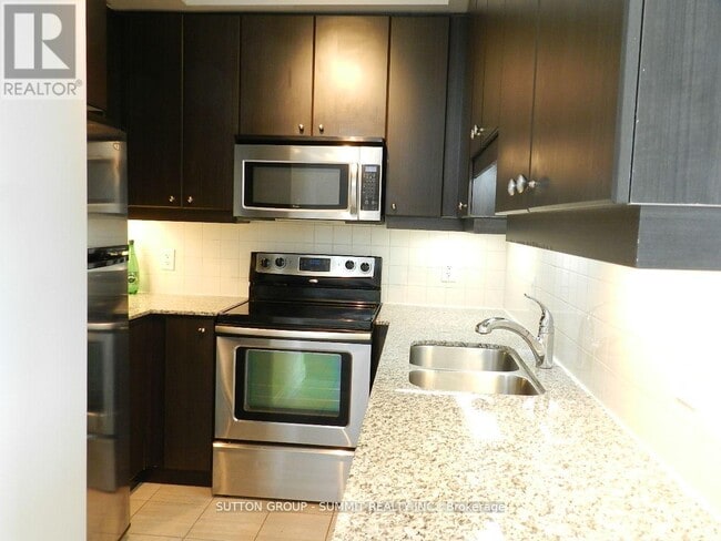 Building Photo - 60 Absolute Ave