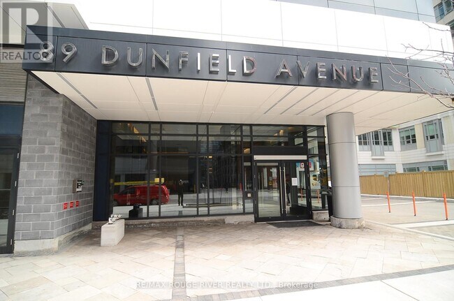 Photo du bâtiment - 89 Dunfield Ave